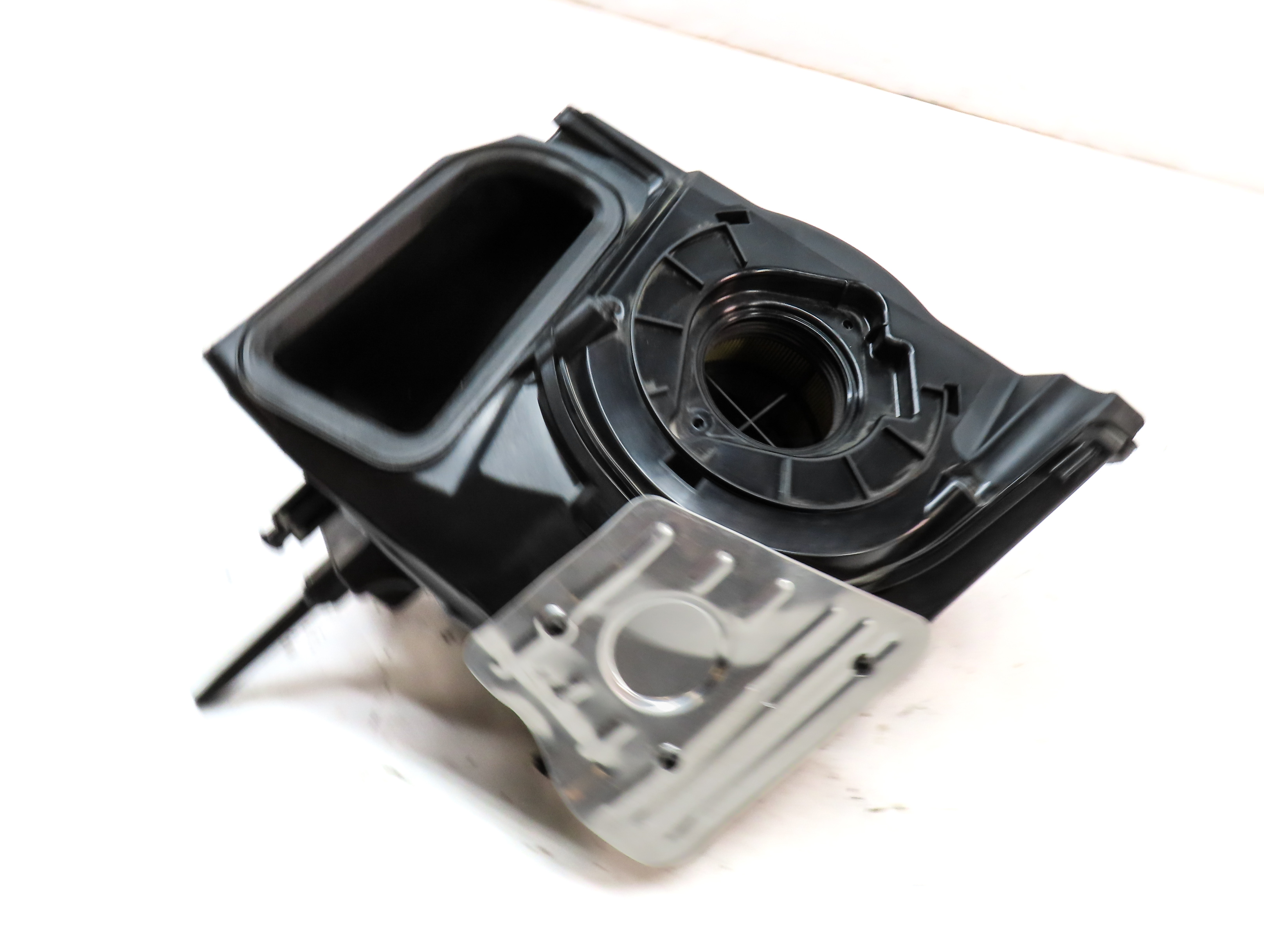 17-20 AUDI A4 (B9 8W) 2.0L TURBO ENGINE MOTOR AIR CLEANER FILTER BOX (VIN: M) — exact item pictured